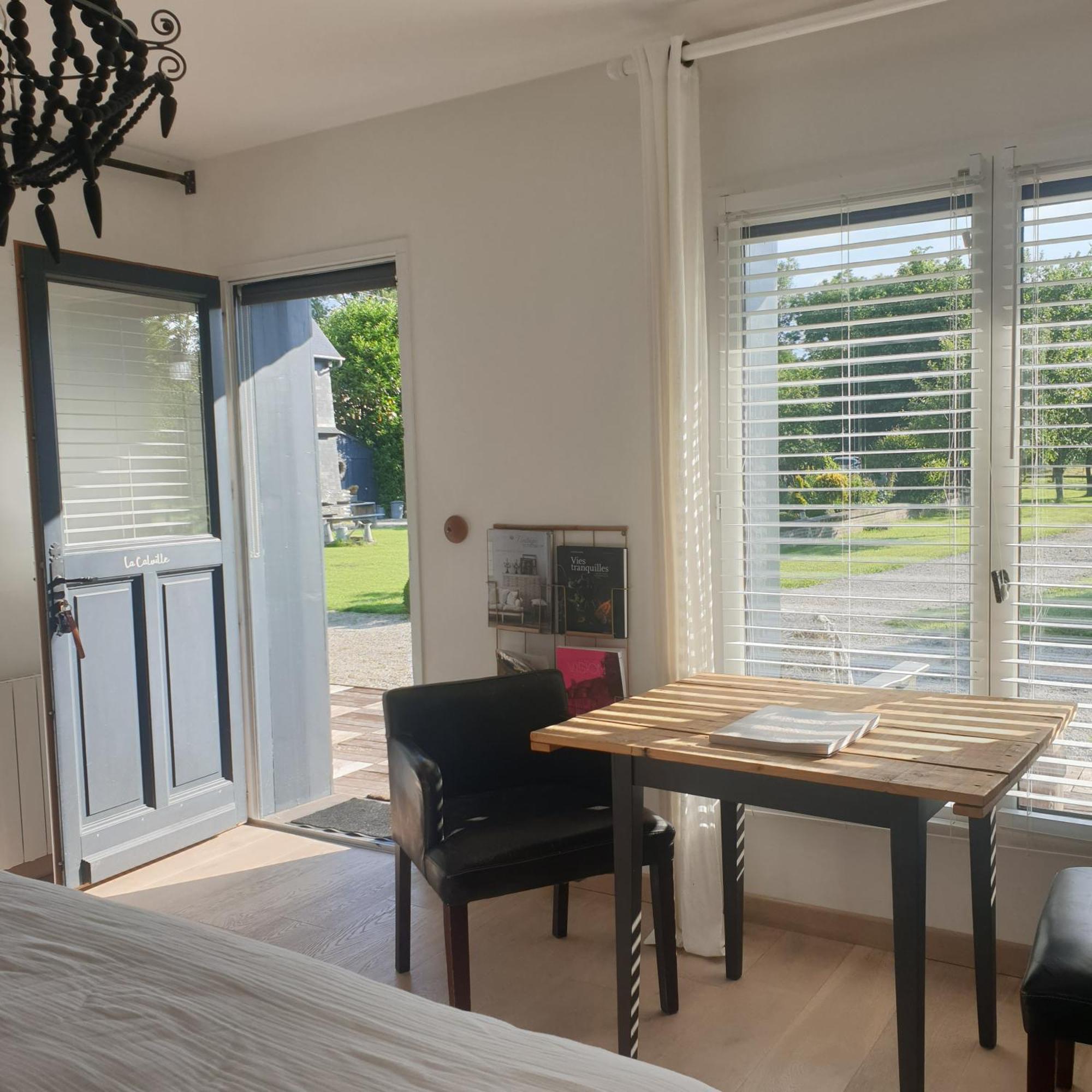 Par Hasard Ou Pas Bed & Breakfast Saint-Martin-aux-Chartrains Ngoại thất bức ảnh
