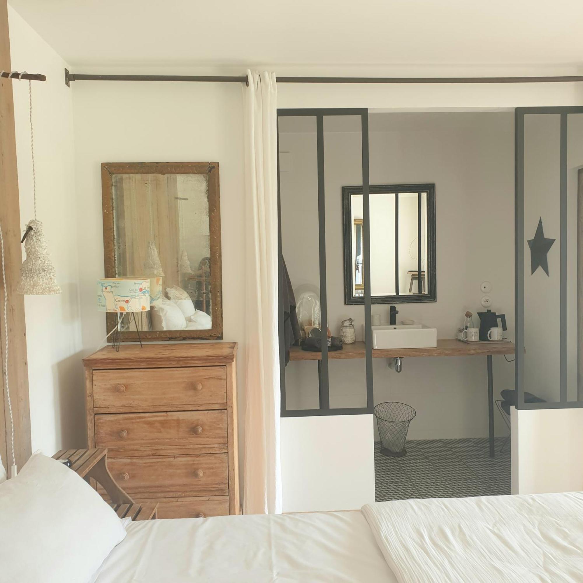 Par Hasard Ou Pas Bed & Breakfast Saint-Martin-aux-Chartrains Ngoại thất bức ảnh